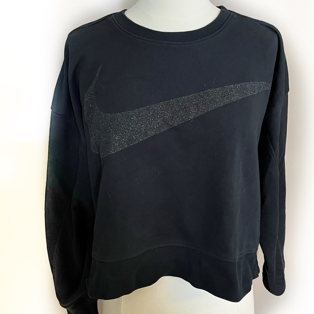 NIKE cropped sweatshirt size medium